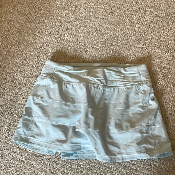Lululemon skirt - Picture 1 of 4